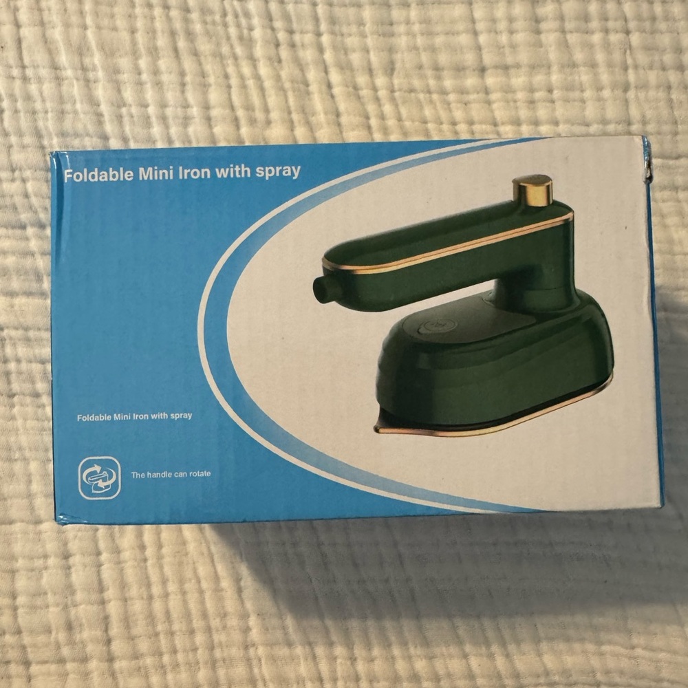 Foldable Mini Iron with Spray - white and gold